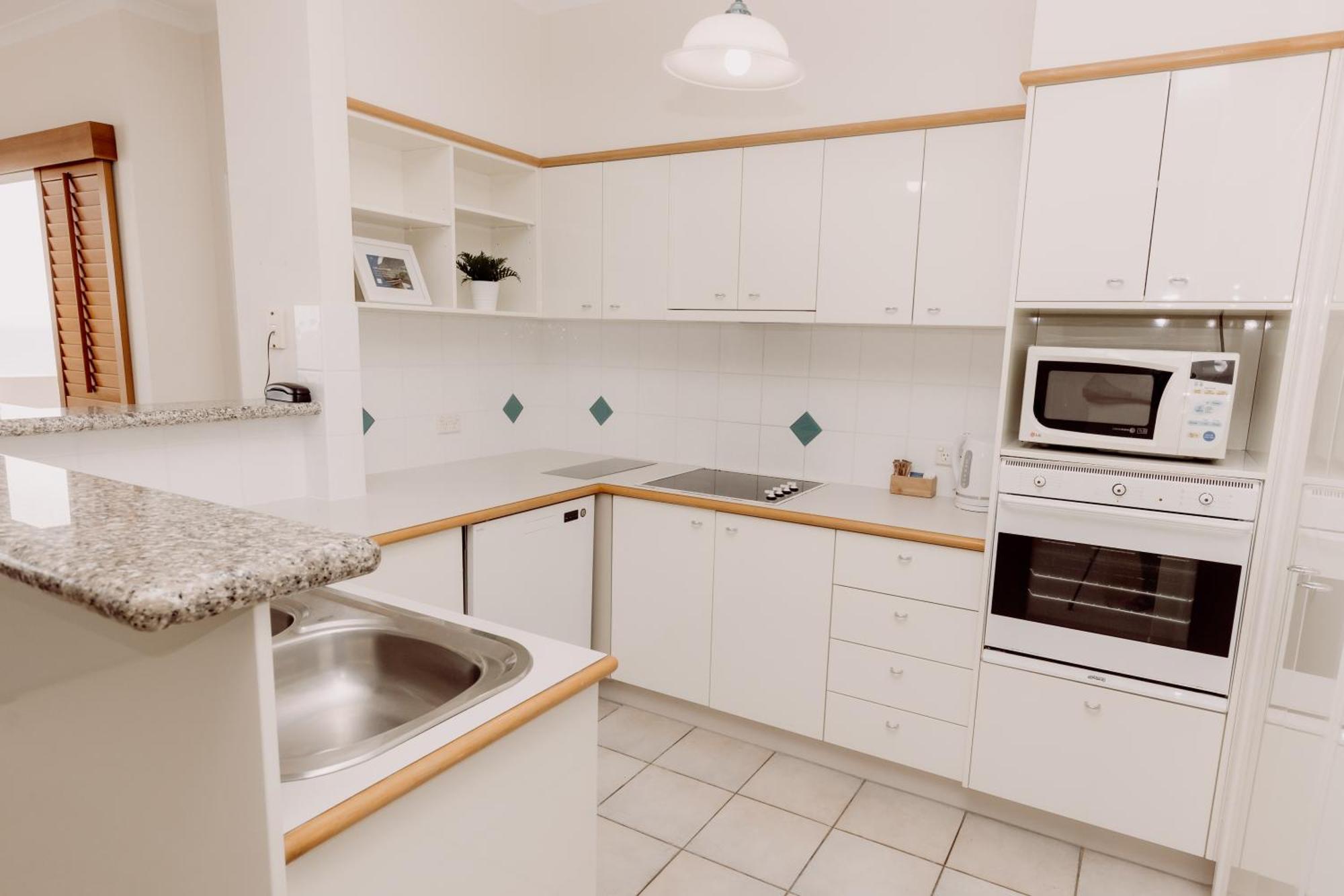 The Point Coolum Aparthotel Coolum Beach Bagian luar foto